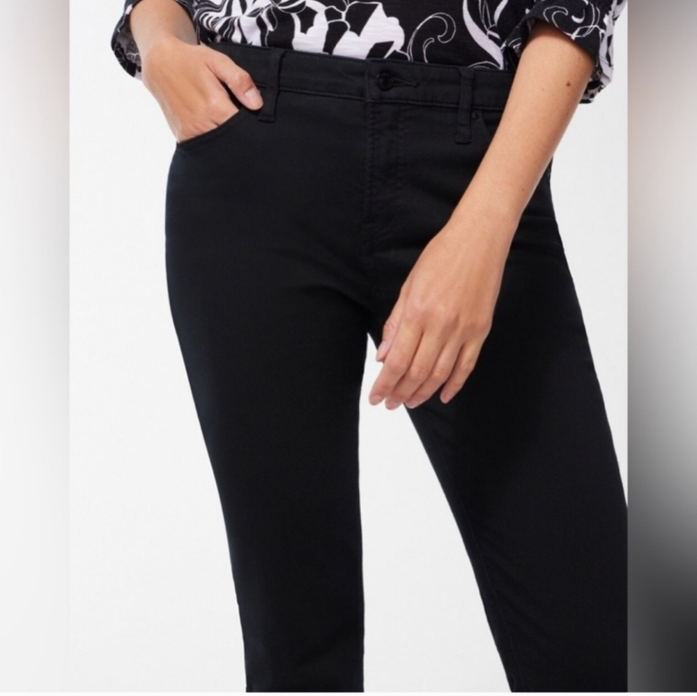 CHICO'S So Slimming Black Ankle Jeans Like New - Picture 3 of 10